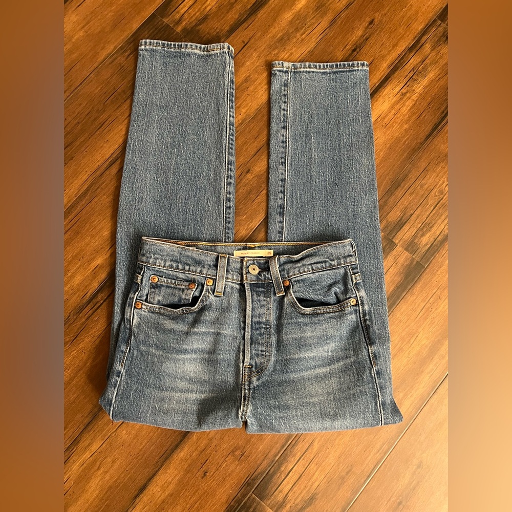 LEVIS 501 WOMENS JEANS